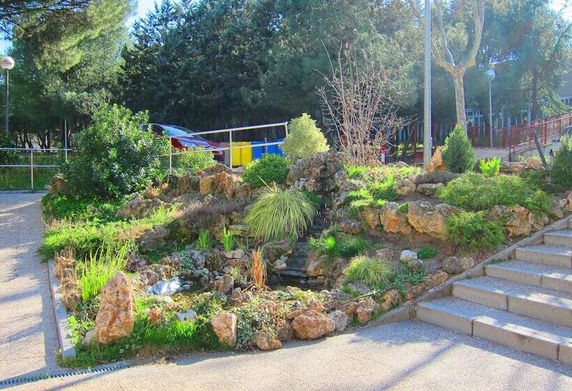 Отель Escuela Madrid