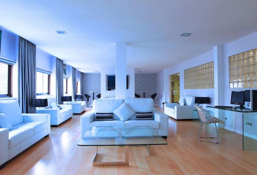 Отель Escuela Madrid