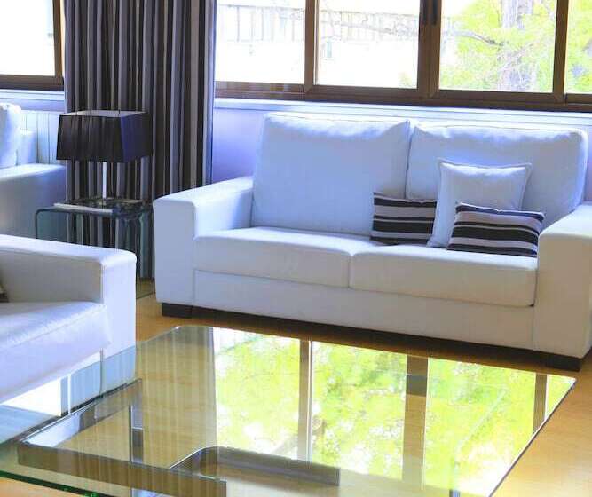 Отель Escuela Madrid