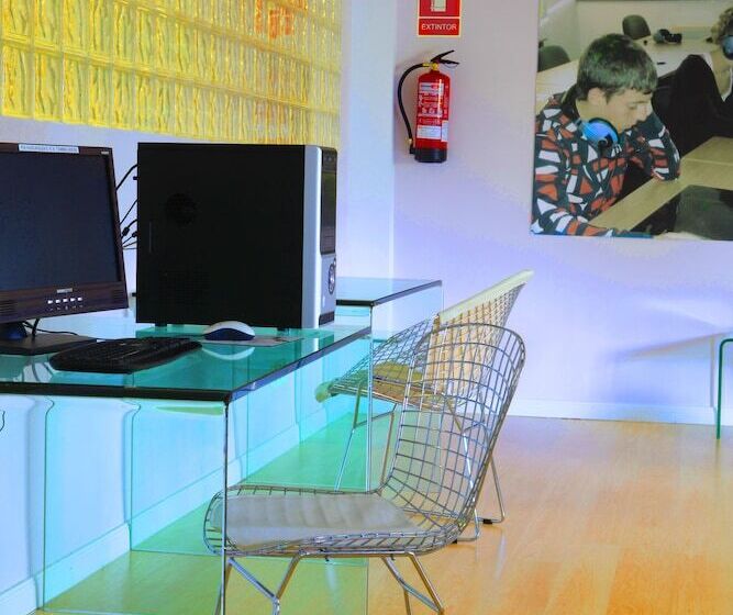 Отель Escuela Madrid