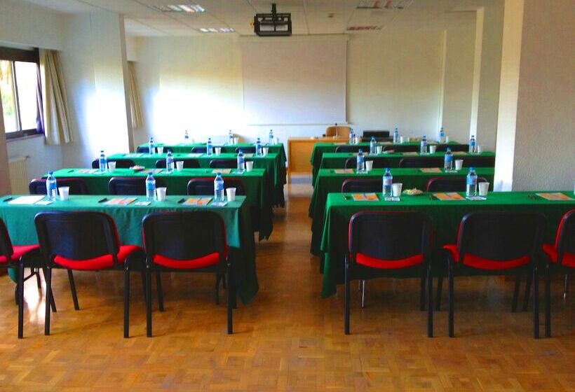 Отель Escuela Madrid