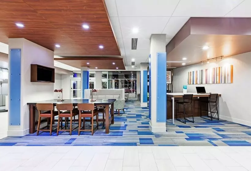 ホテル Holiday Inn Express & Suites Tulsa West   Sand Springs, An Ihg