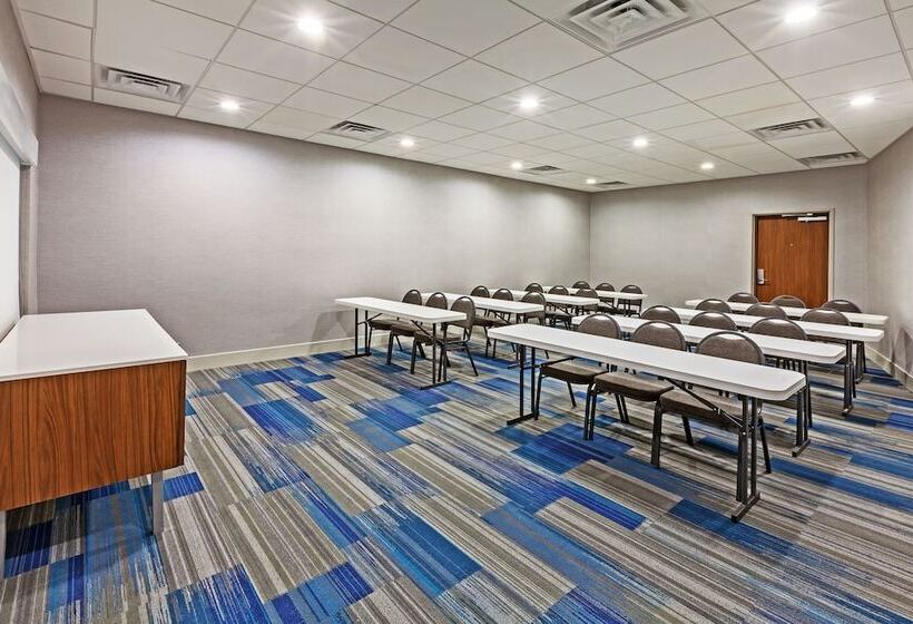 Отель Holiday Inn Express & Suites Tulsa West Sand Springs, An Ihg