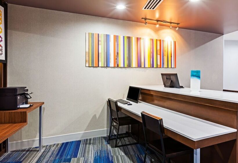 Отель Holiday Inn Express & Suites Tulsa West Sand Springs, An Ihg