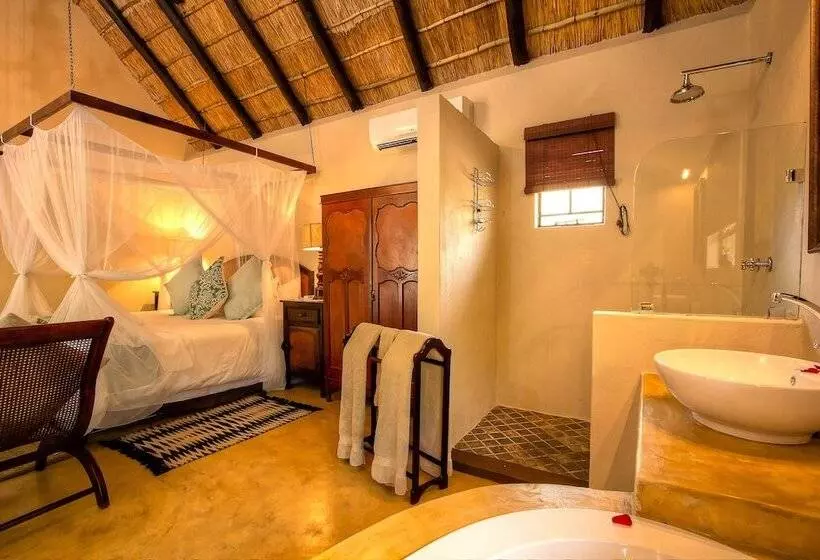 ホテル Mvuradona Safari Lodge