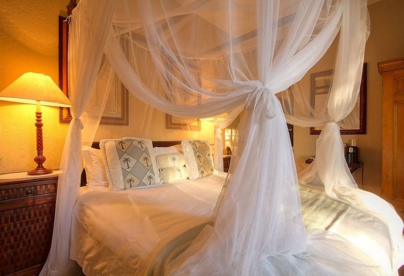 בית מלון כפרי Mvuradona Safari Lodge