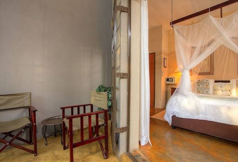 בית מלון כפרי Mvuradona Safari Lodge