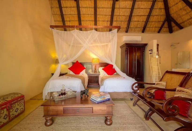 ホテル Mvuradona Safari Lodge