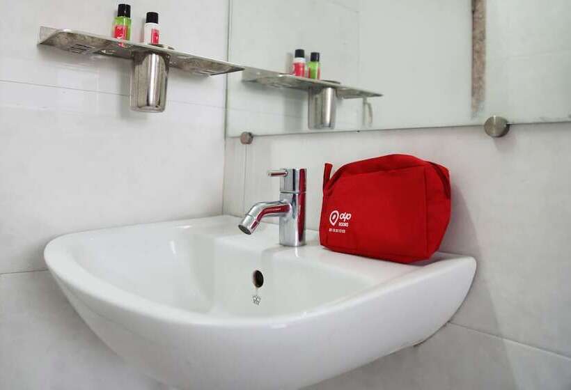 هتل Oyo Rooms Pimpri Chowk