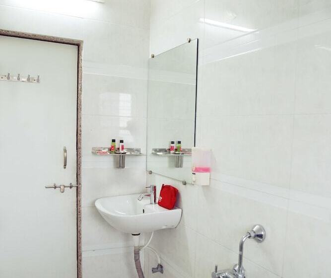 هتل Oyo Rooms Pimpri Chowk