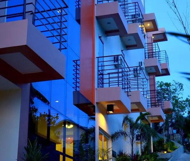 ホテル The Orient Beach Boracay