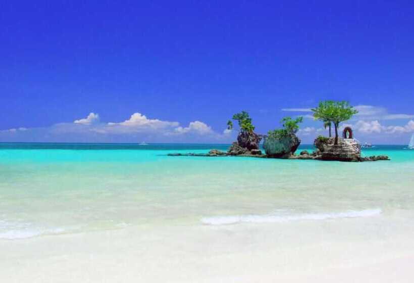 ホテル The Orient Beach Boracay