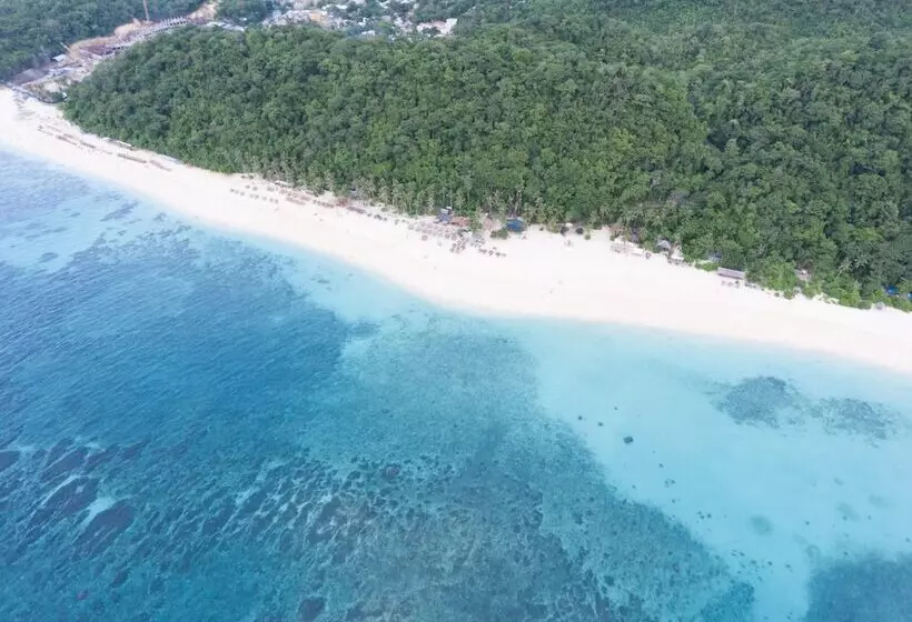 ホテル The Orient Beach Boracay