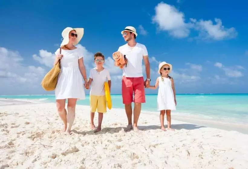 ホテル The Orient Beach Boracay