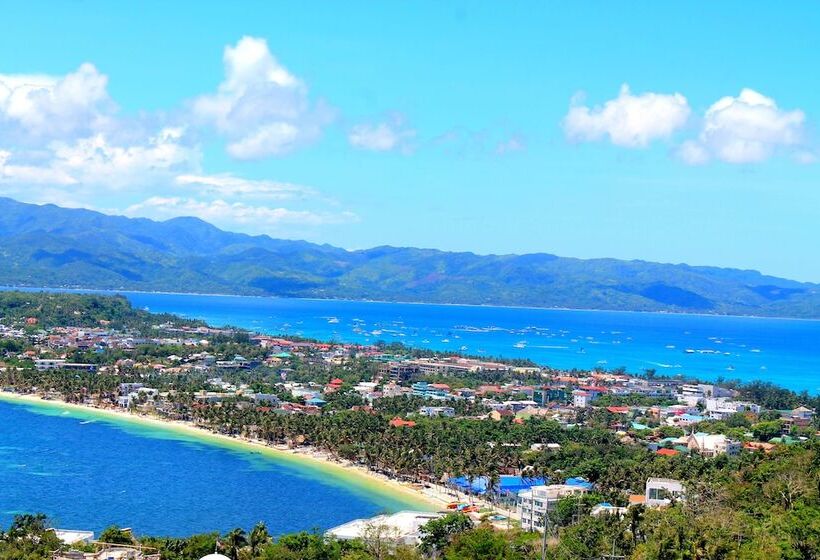 ホテル The Orient Beach Boracay