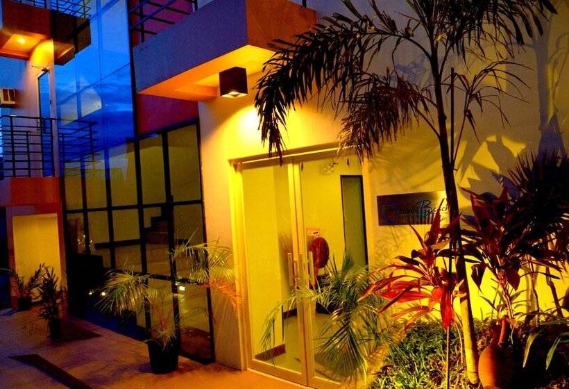 ホテル The Orient Beach Boracay