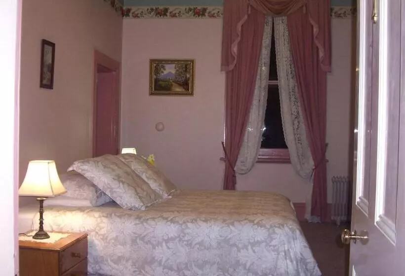 Lucinda B&b