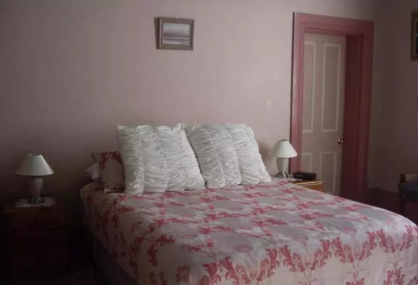 Lucinda B&b