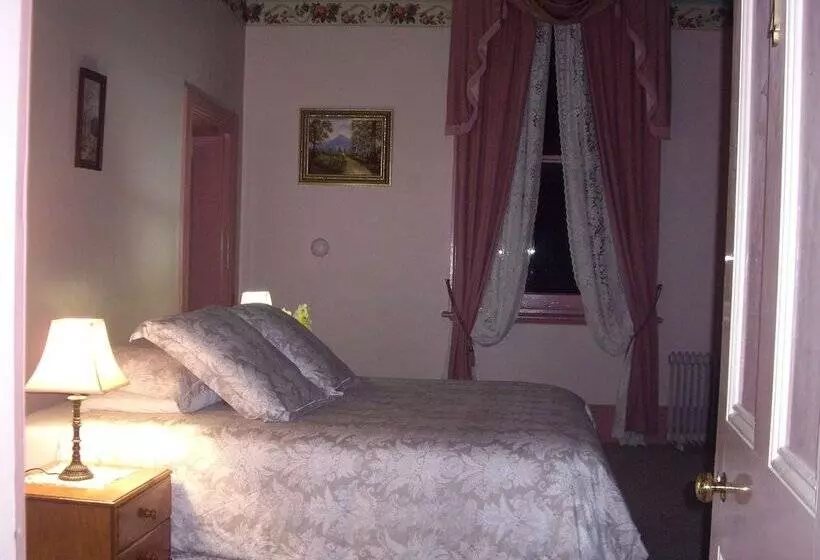 Lucinda B&b