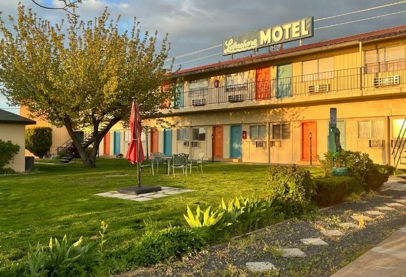 汽车旅馆  Lakeshore Inn Waterfront