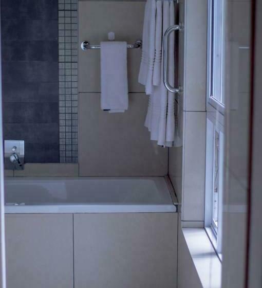 פנסיון 314 On Clark Guest House