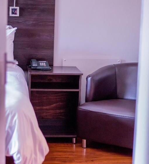 פנסיון 314 On Clark Guest House