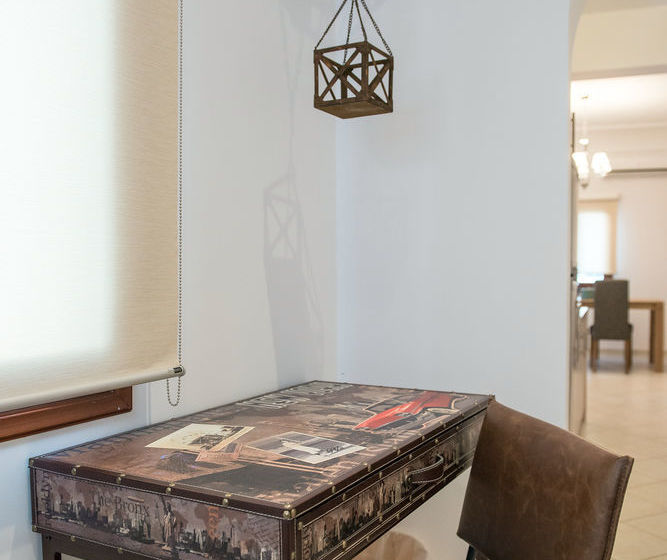 Suite Home Santorini