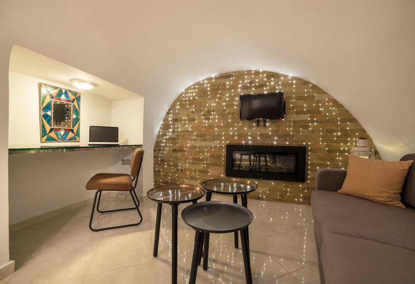 Suite Home Santorini