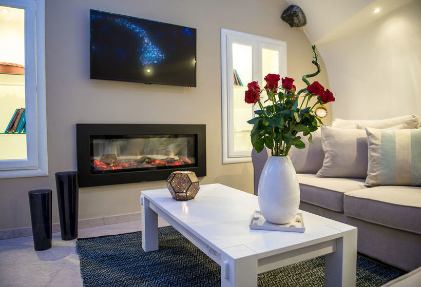 Suite Home Santorini