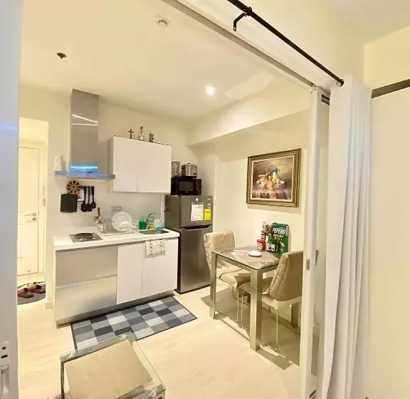 Azure Urban Residences By Lyn
