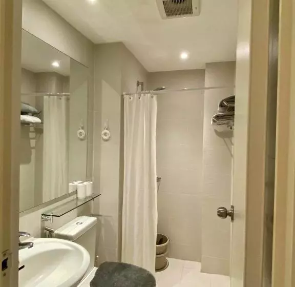 Azure Urban Residences By Lyn