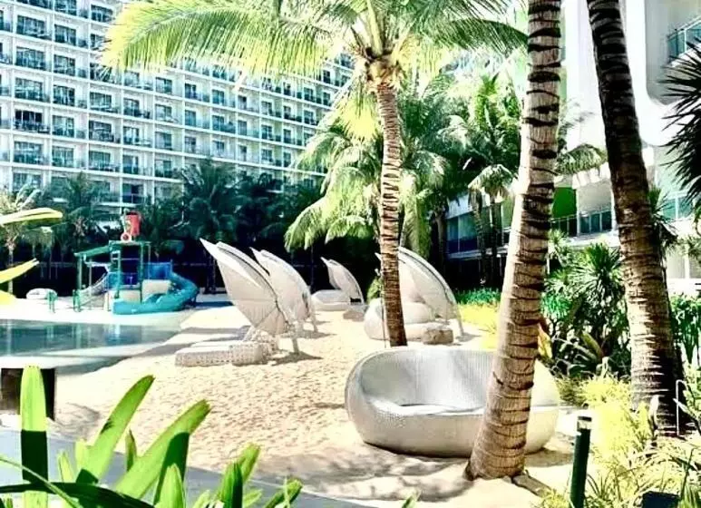 Azure Urban Residences By Lyn