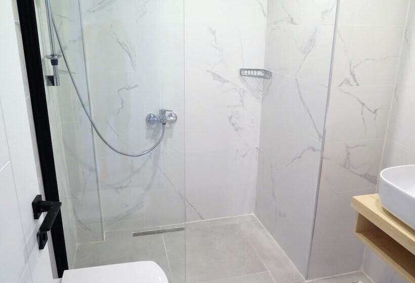 تختخواب و صبحانه Santa Suites New