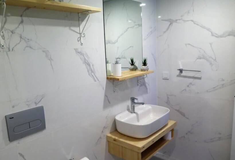 تختخواب و صبحانه Santa Suites New