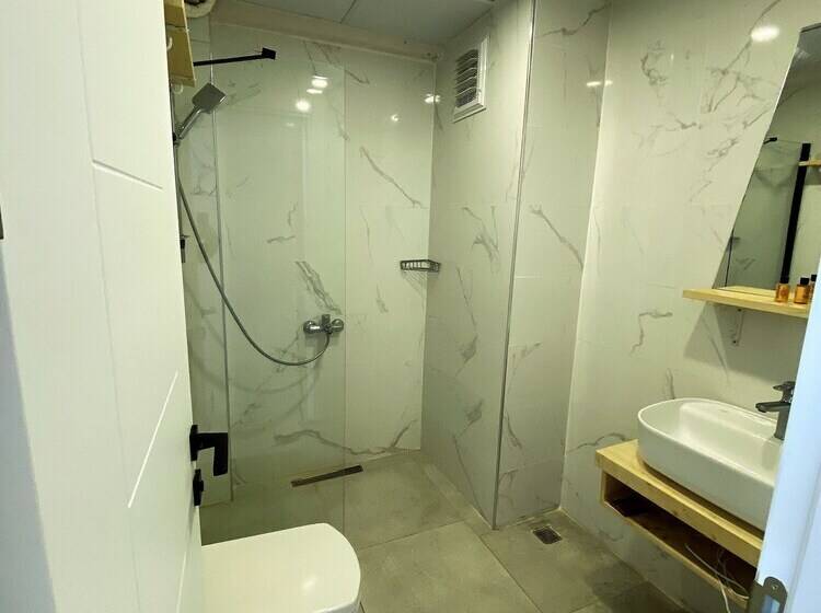 تختخواب و صبحانه Santa Suites New