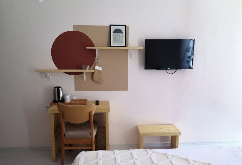 تختخواب و صبحانه Santa Suites New