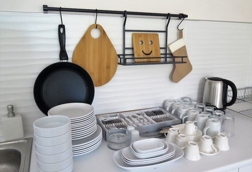 تختخواب و صبحانه Santa Suites New