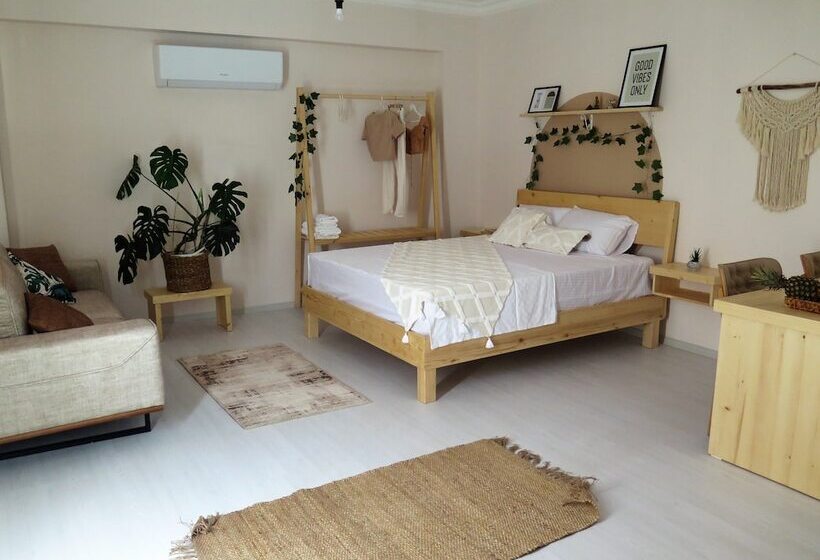 تختخواب و صبحانه Santa Suites New