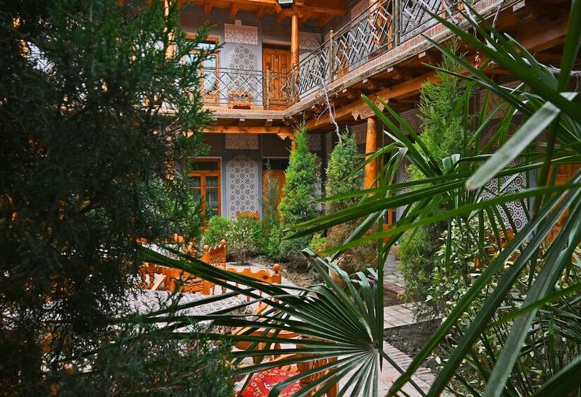 בית מלון כפרי Grand Nodirbek