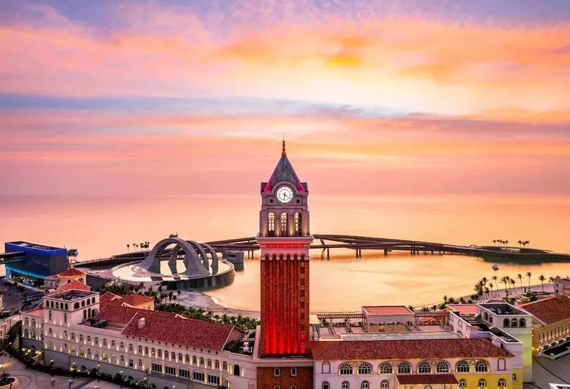 هتل La Festa Phu Quoc, Curio Collection By Hilton