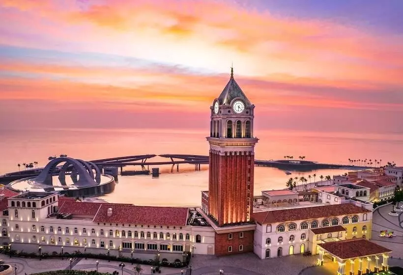 هتل La Festa Phu Quoc, Curio Collection By Hilton