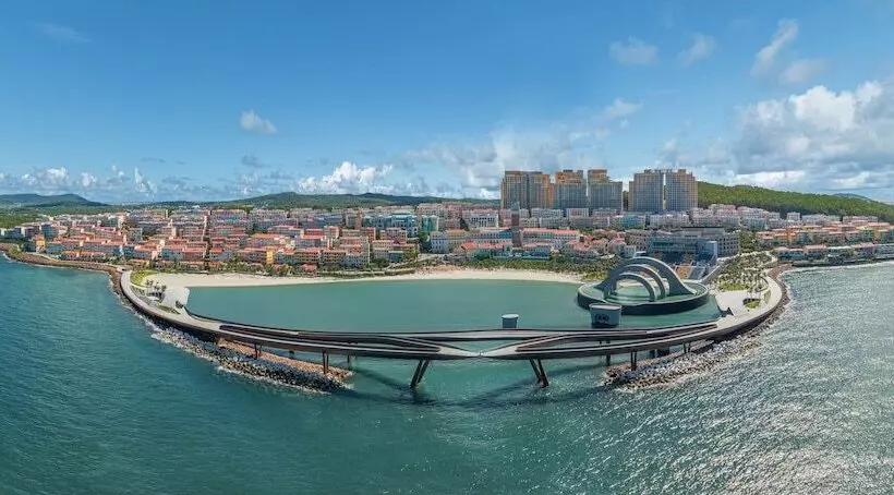 هتل La Festa Phu Quoc, Curio Collection By Hilton