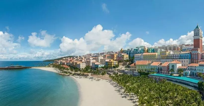 هتل La Festa Phu Quoc, Curio Collection By Hilton