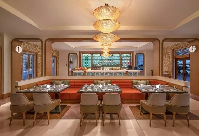 هتل La Festa Phu Quoc, Curio Collection By Hilton