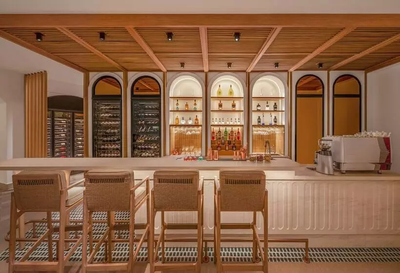 هتل La Festa Phu Quoc, Curio Collection By Hilton