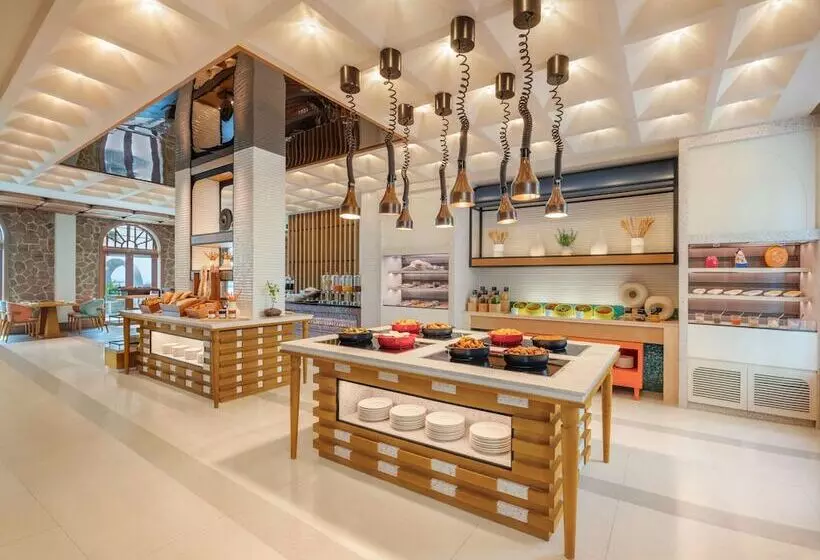 هتل La Festa Phu Quoc, Curio Collection By Hilton