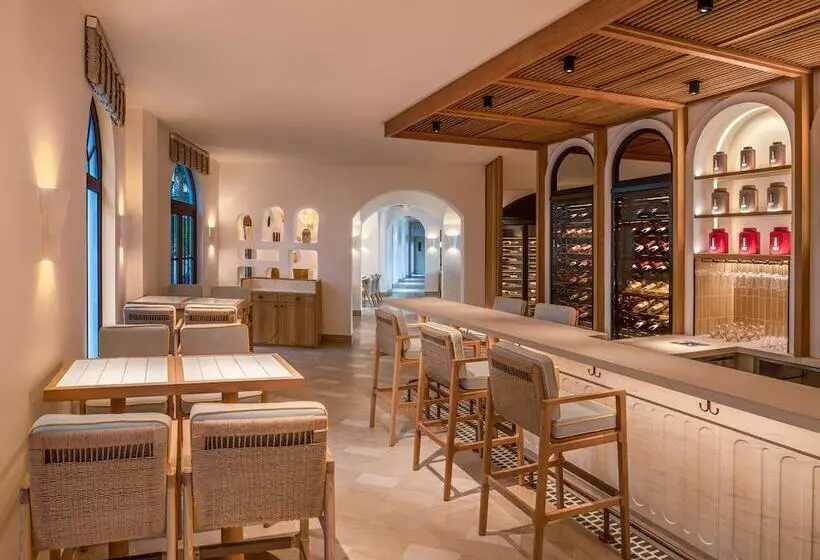 هتل La Festa Phu Quoc, Curio Collection By Hilton