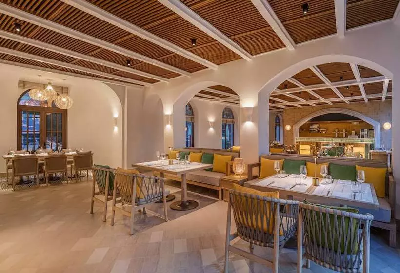 هتل La Festa Phu Quoc, Curio Collection By Hilton