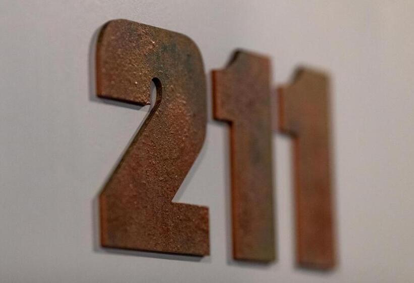 هتل Raimond Palace