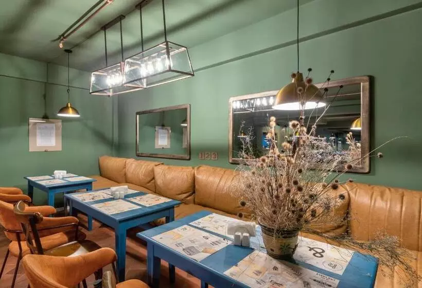 هتل Raimond Palace